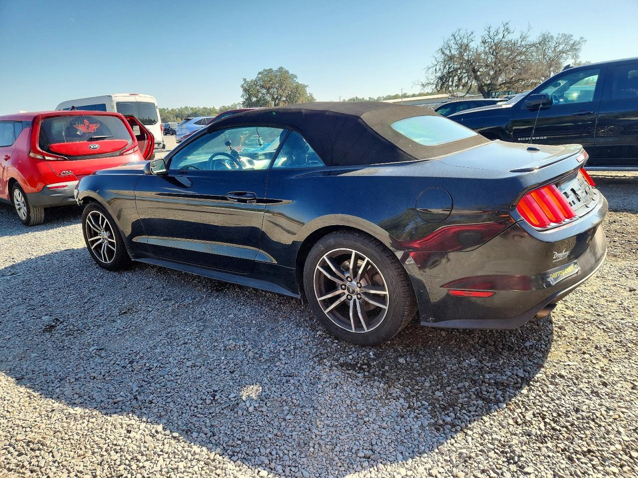 2017 FORD MUSTANG photo 2