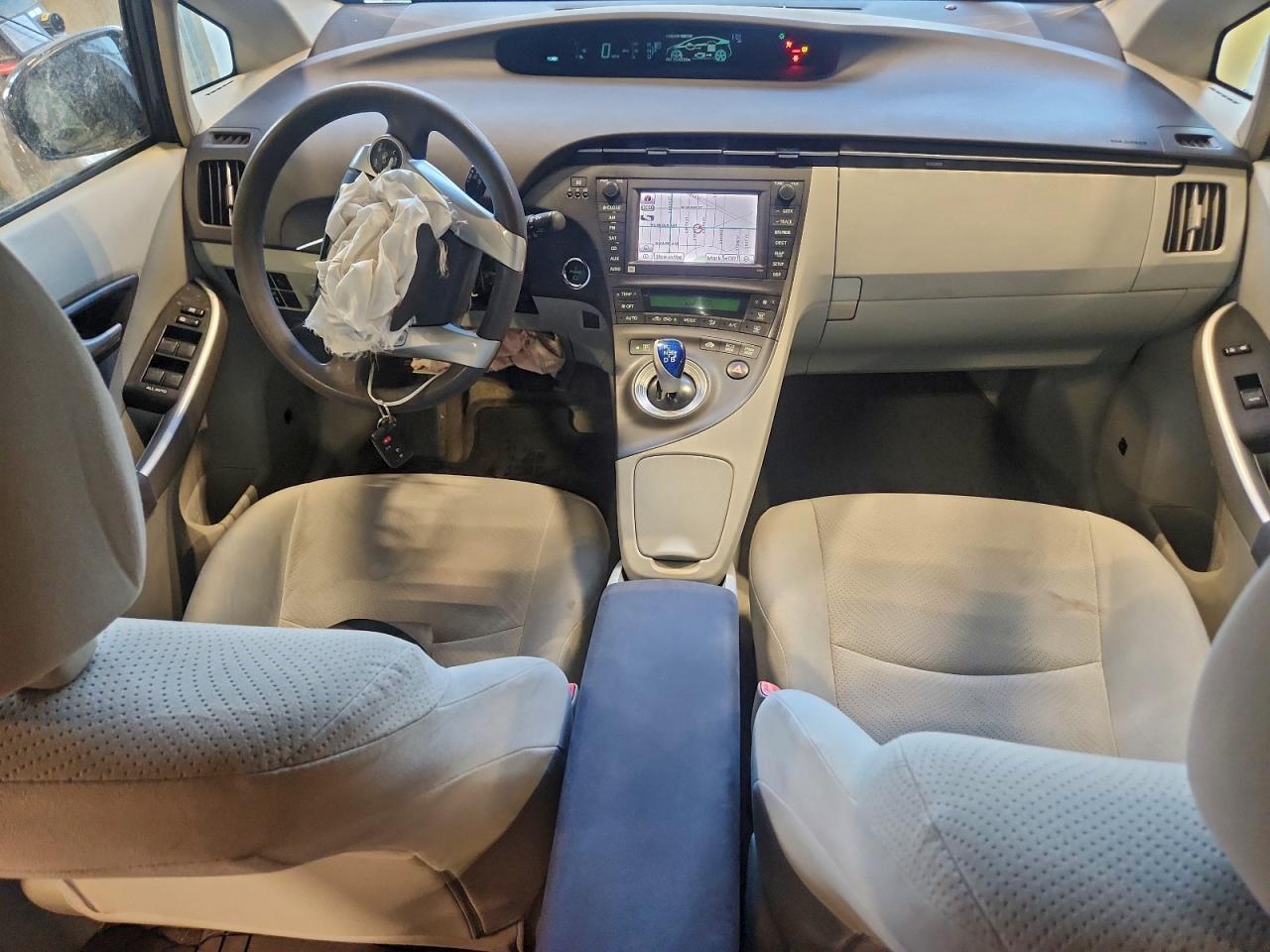 2010 TOYOTA PRIUS photo 8