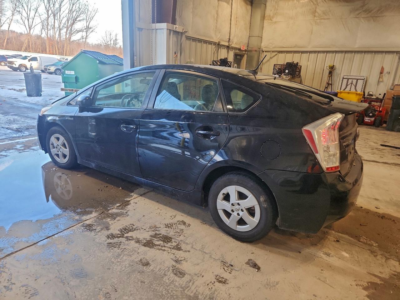 2010 TOYOTA PRIUS photo 2