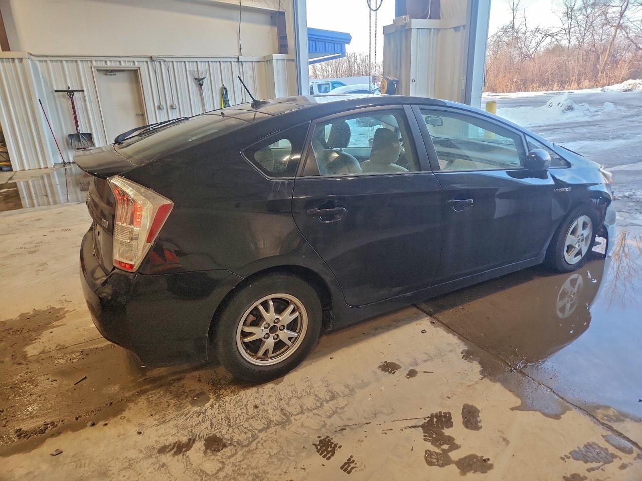 2010 TOYOTA PRIUS photo 3