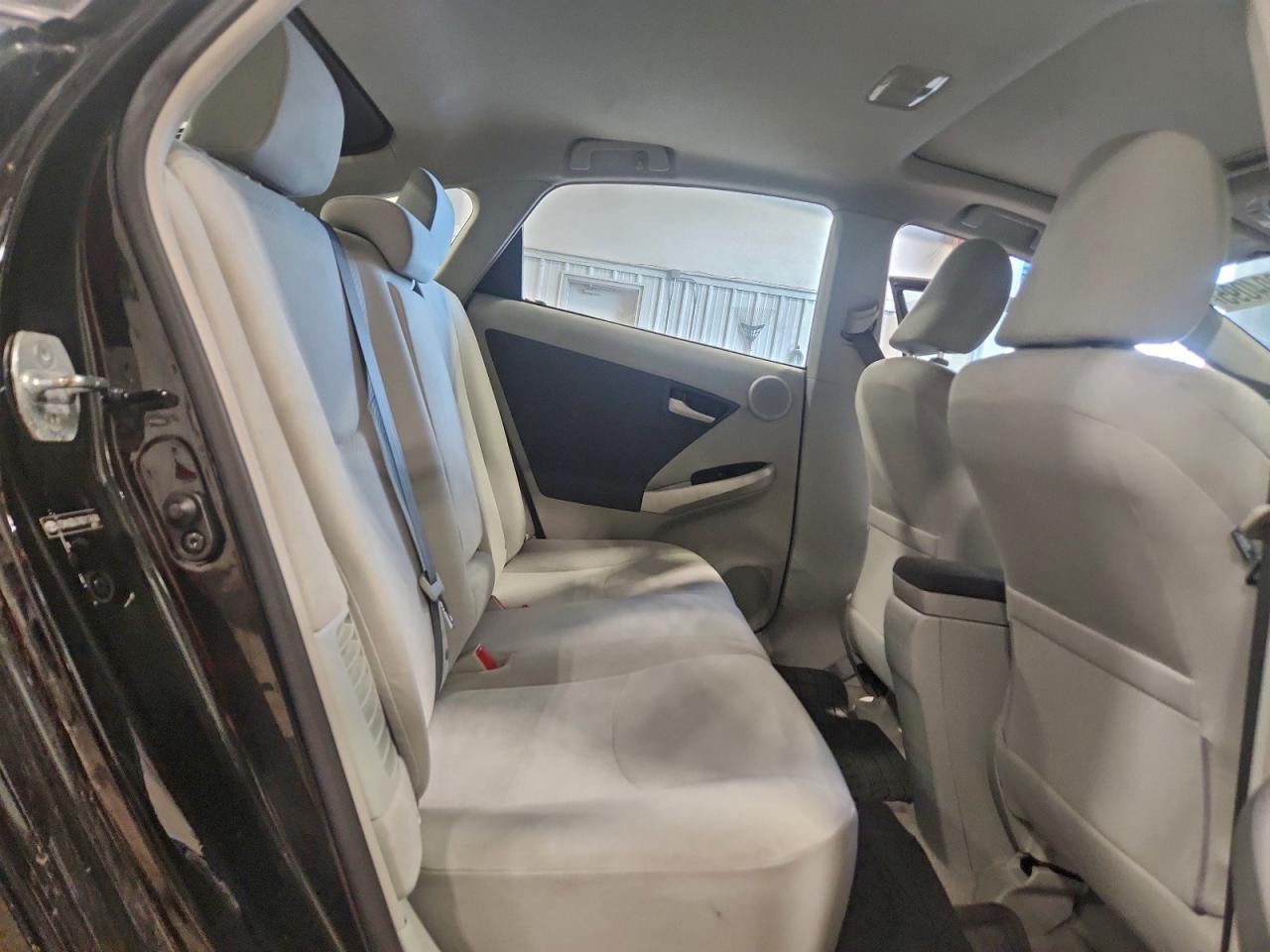 2010 TOYOTA PRIUS photo 10
