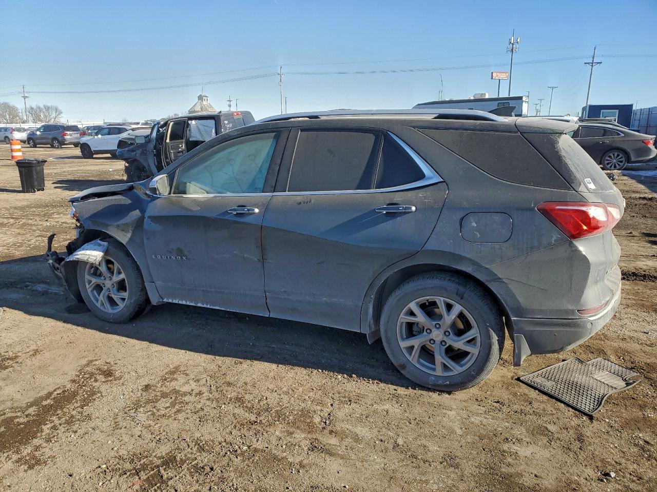 2018 CHEVROLET EQUINOX PREMIER photo 2