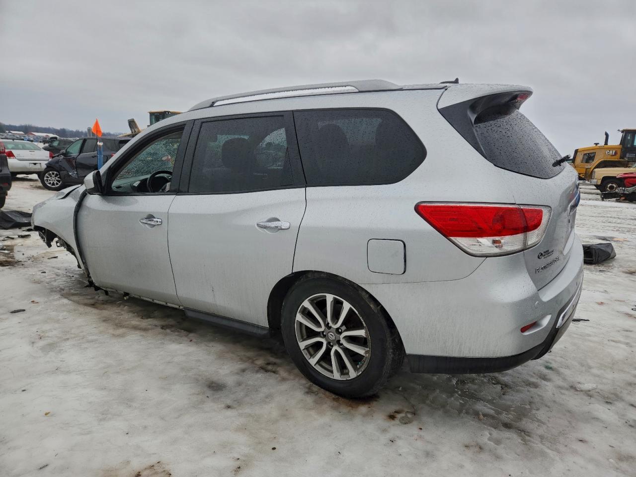 2013 NISSAN PATHFINDER S photo 4