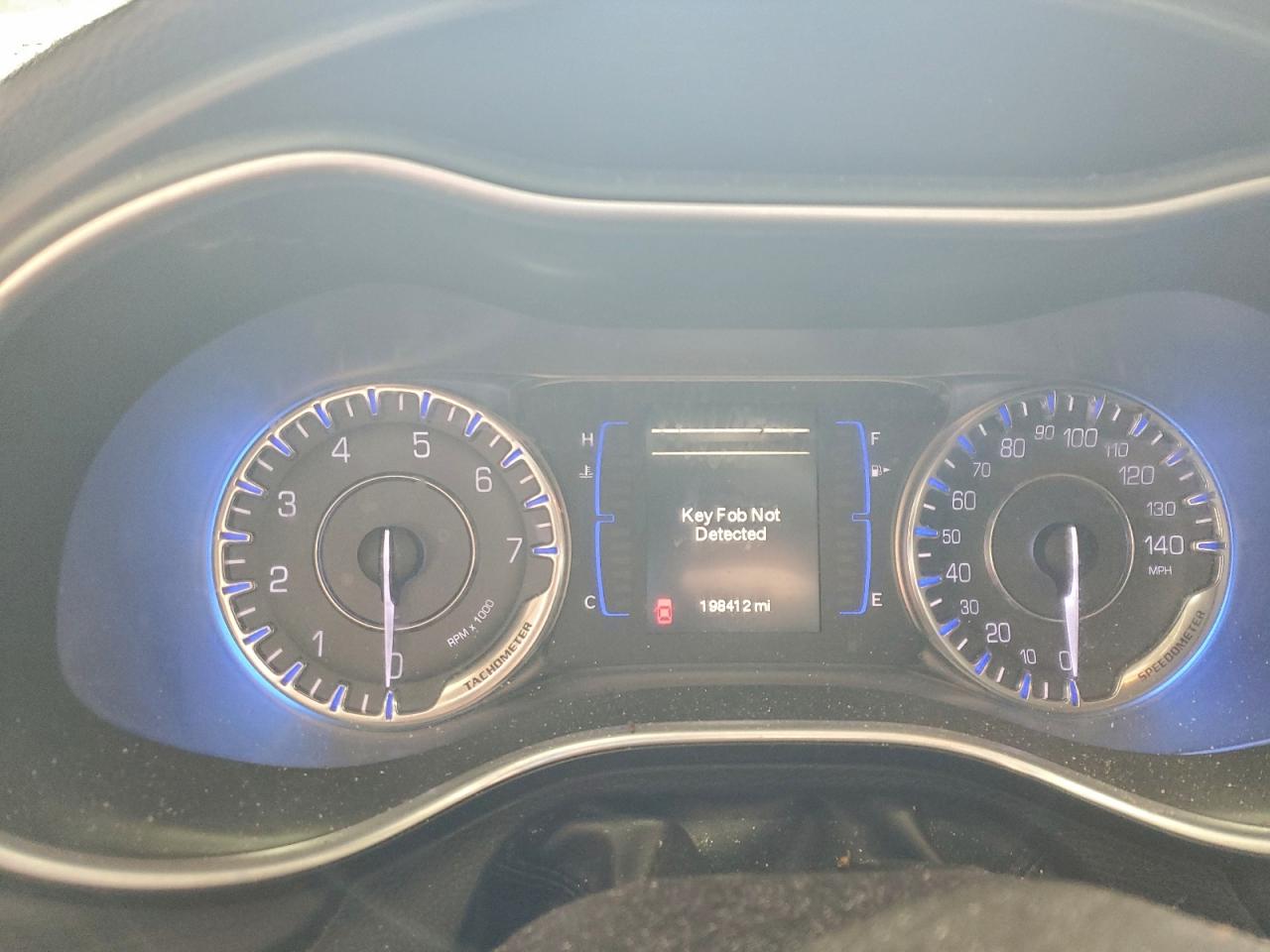 2015 CHRYSLER 200 LIMITED photo 9