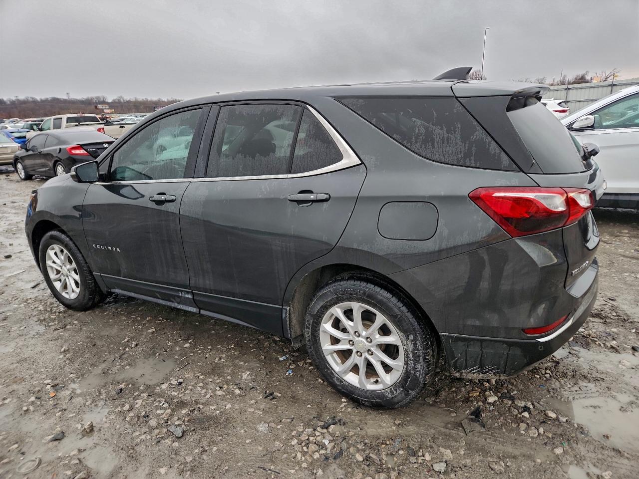 2018 CHEVROLET EQUINOX LT photo 2