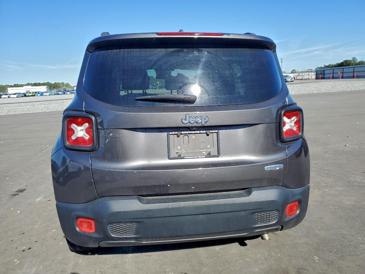 2017 JEEP RENEGADE LATITUDE photo 6