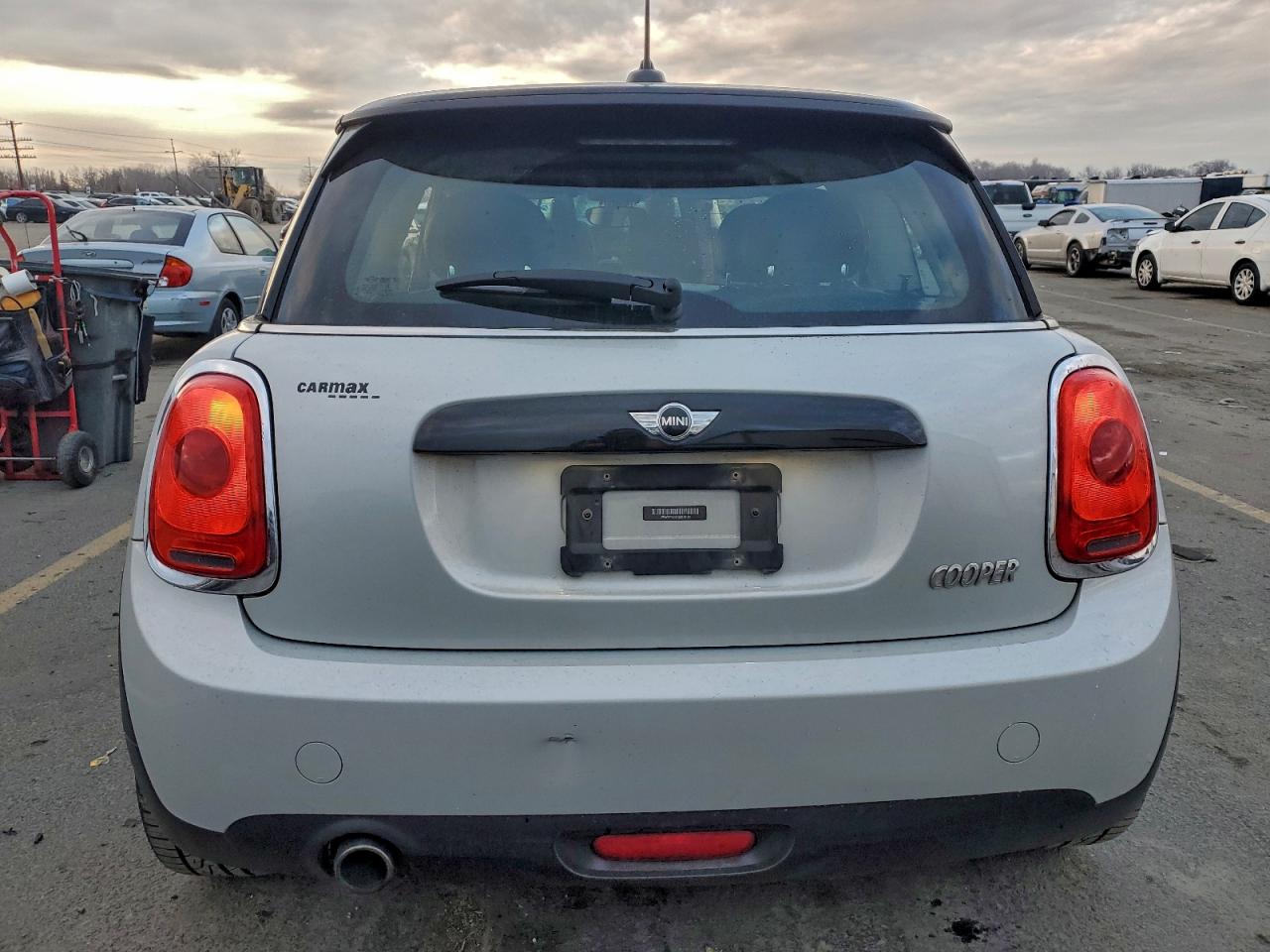 2016 MINI COOPER photo 6