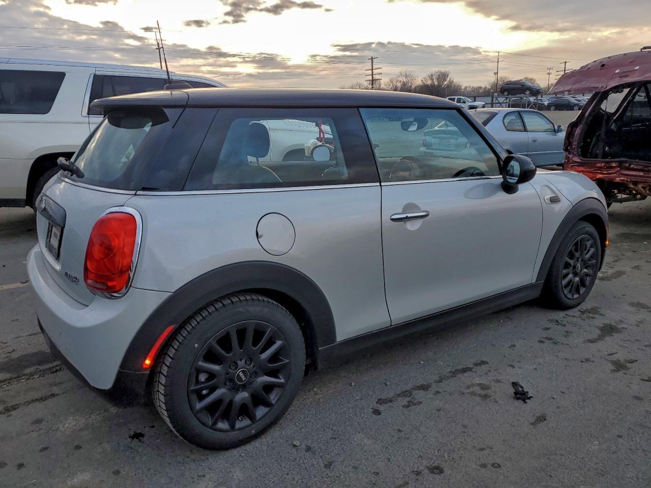 2016 MINI COOPER photo 3