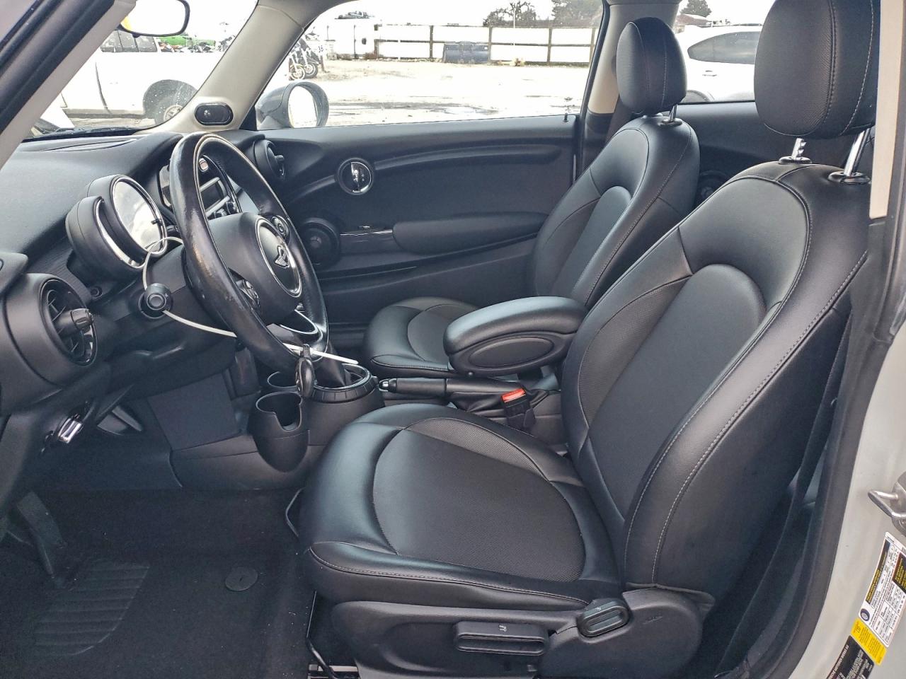 2016 MINI COOPER photo 7