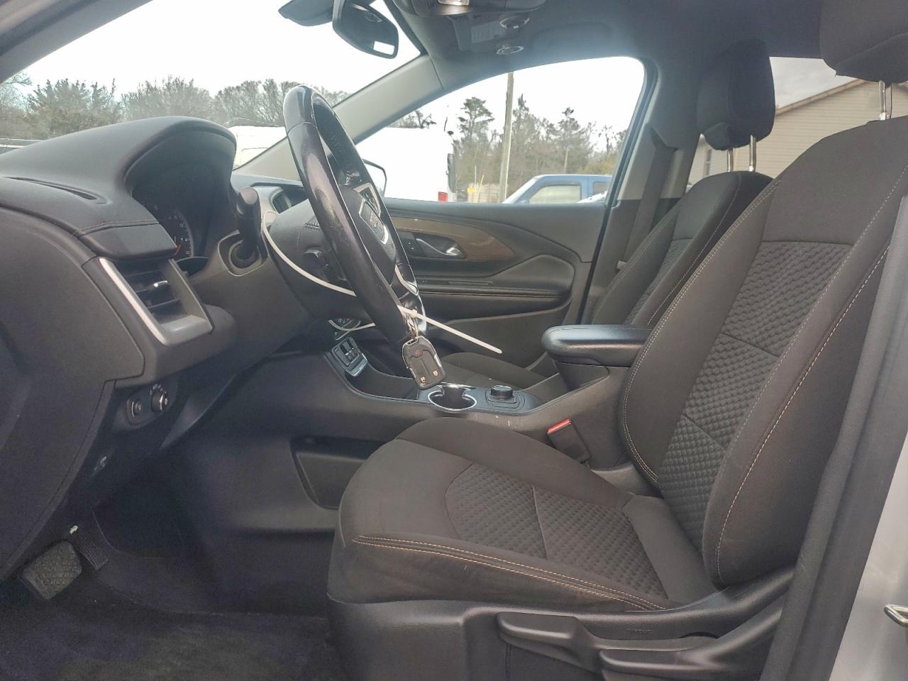 2018 GMC TERRAIN SLE photo 7