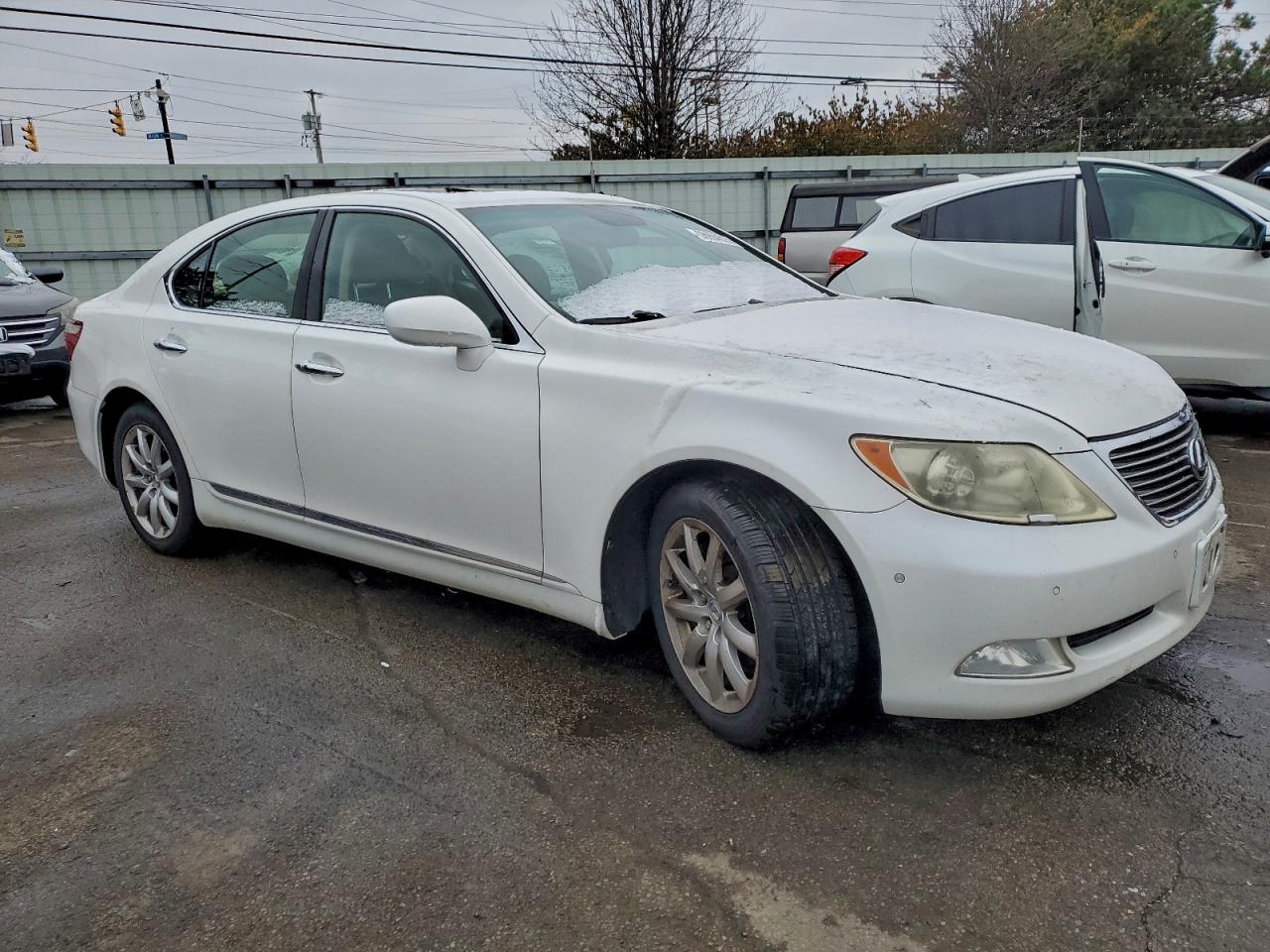 2009 LEXUS LS 460 photo 4