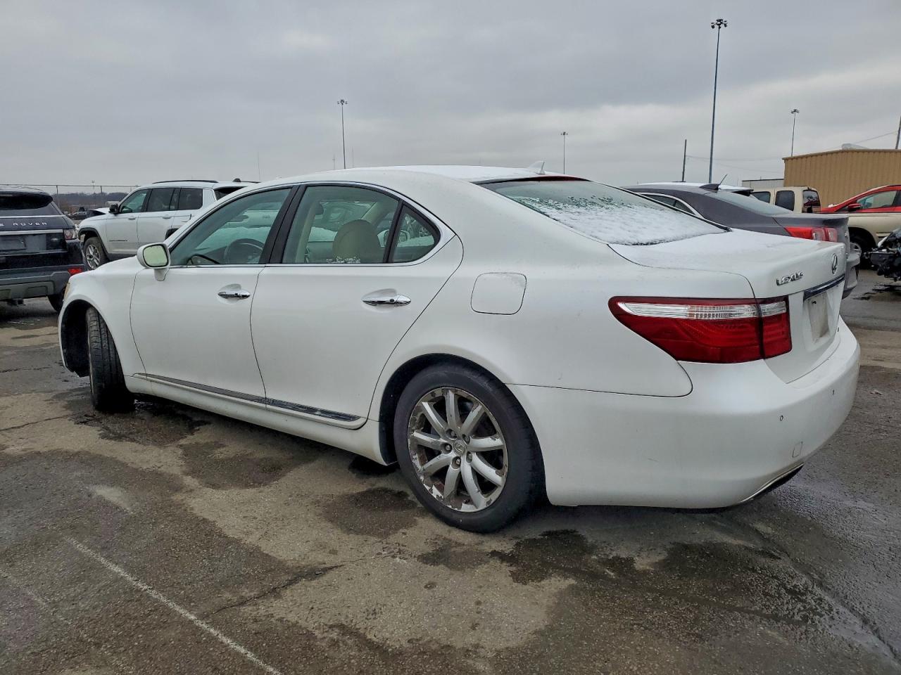 2009 LEXUS LS 460 photo 2