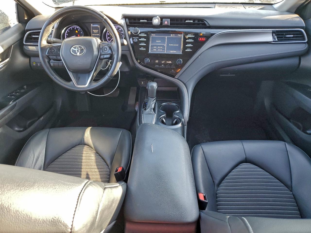 2019 TOYOTA CAMRY L photo 8