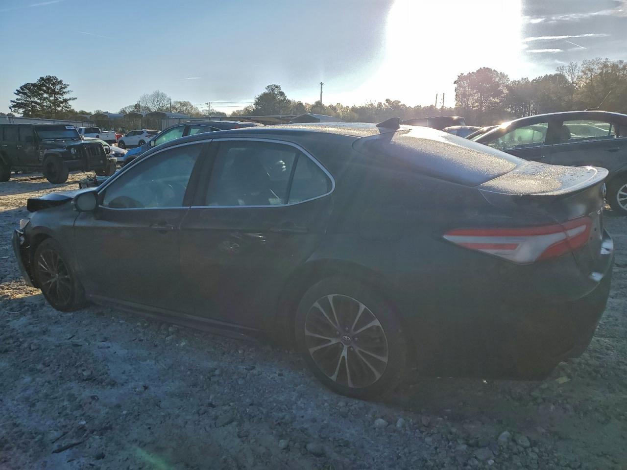 2019 TOYOTA CAMRY L photo 2