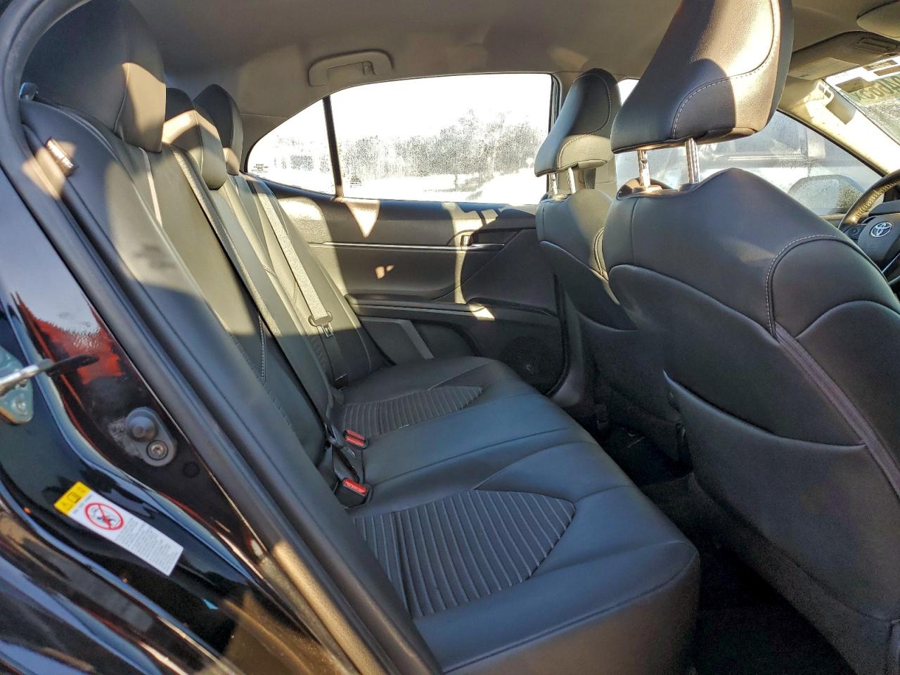 2019 TOYOTA CAMRY L photo 10