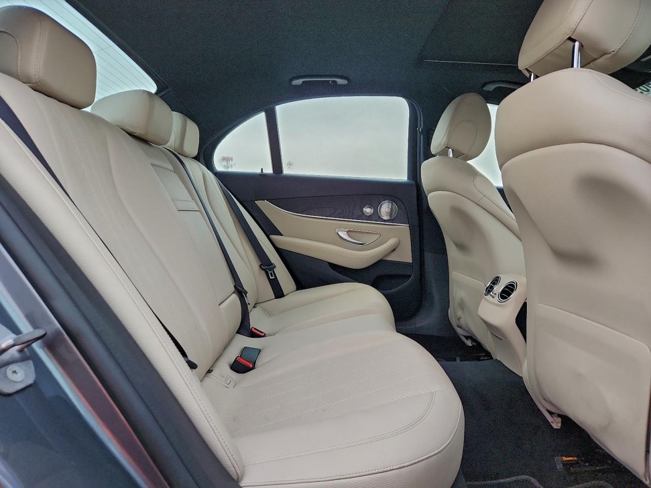 2018 MERCEDES-BENZ E 300 photo 10