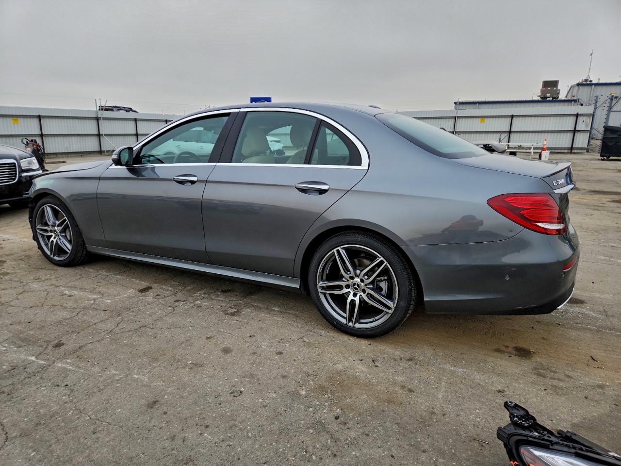 2018 MERCEDES-BENZ E 300 photo 2