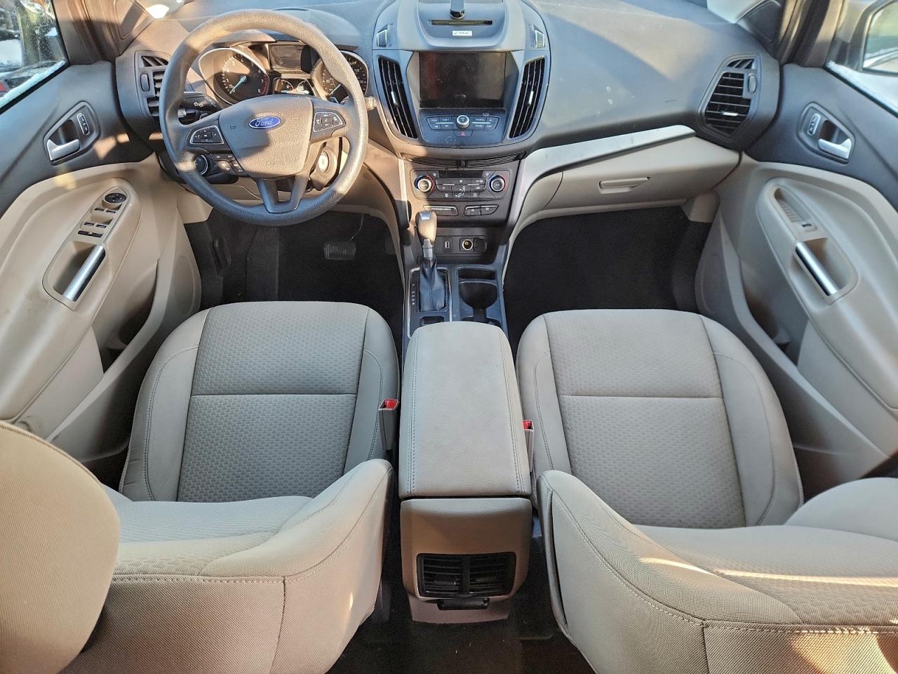 2017 FORD ESCAPE SE photo 8