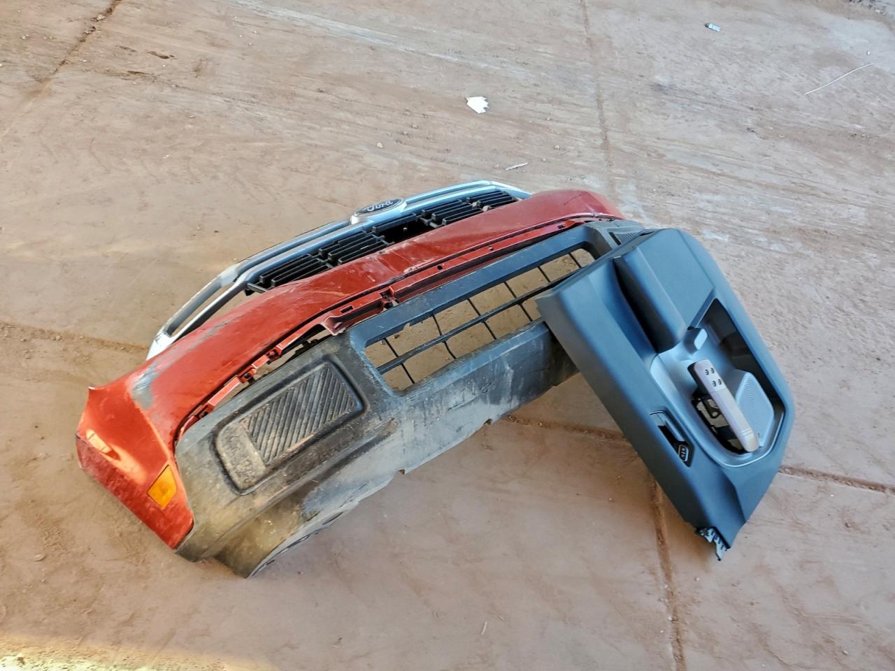 2024 FORD MAVERICK LARIAT photo 12