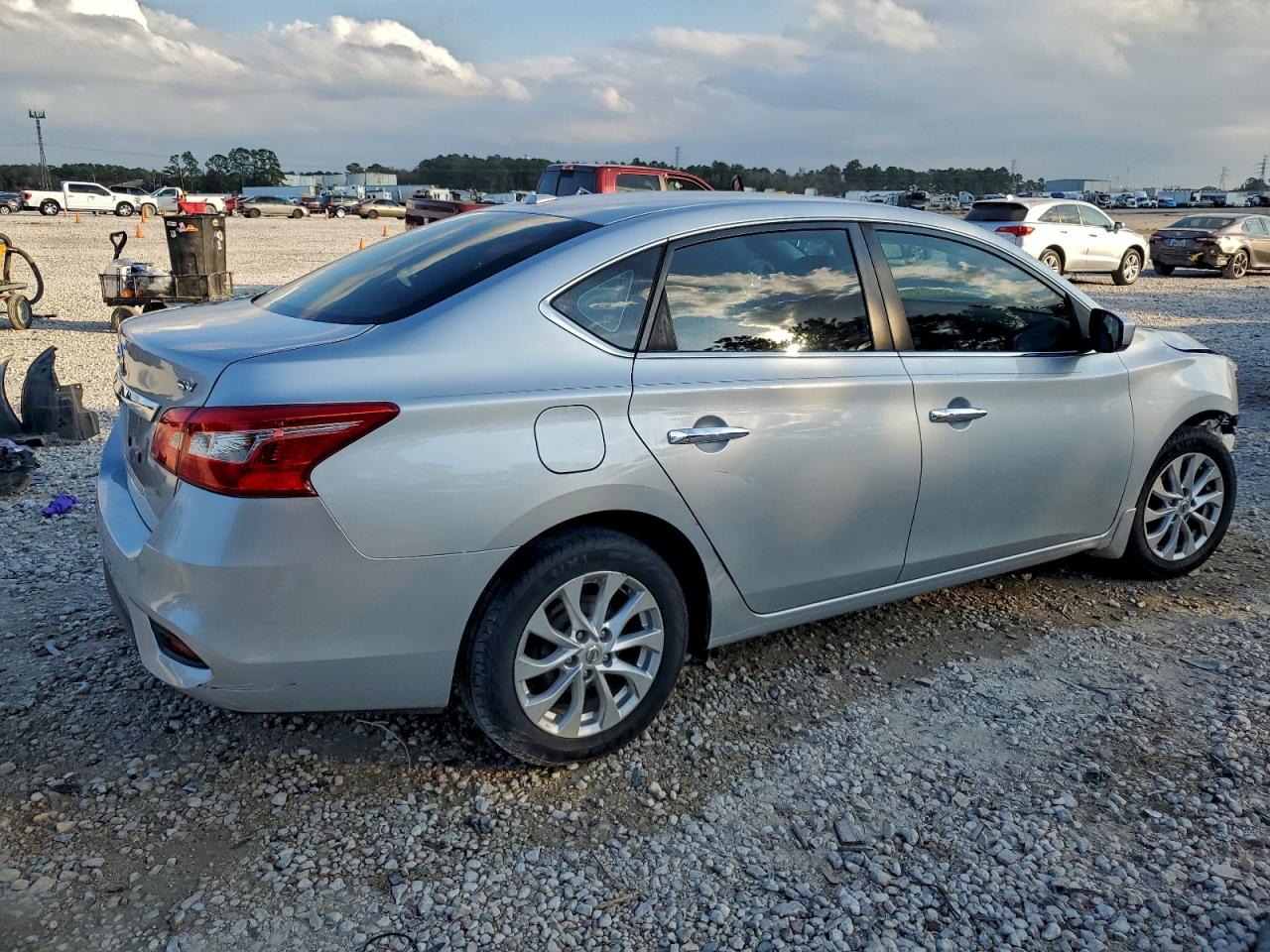 2018 NISSAN SENTRA S photo 3