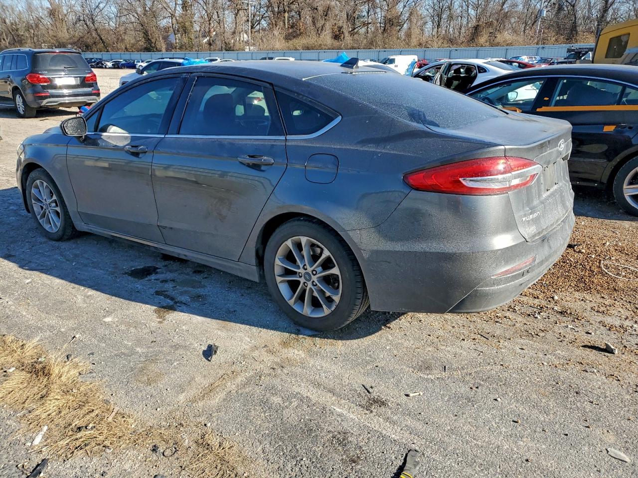 2019 FORD FUSION SE photo 2