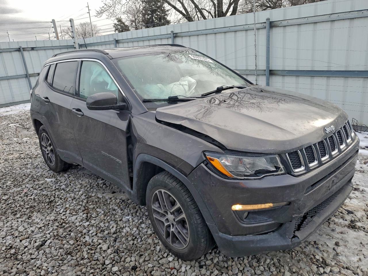 2017 JEEP COMPASS LATITUDE photo 4