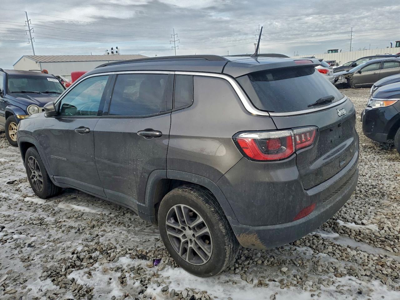 2017 JEEP COMPASS LATITUDE photo 2