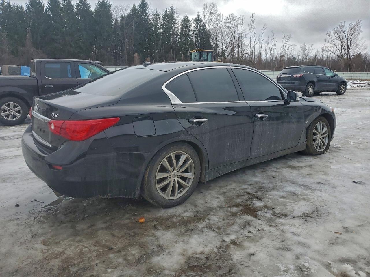 2015 INFINITI Q50 BASE photo 3
