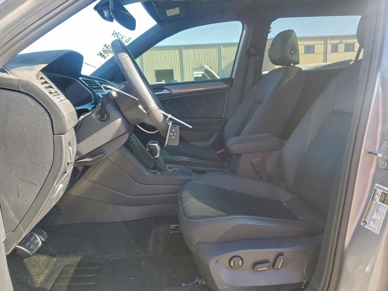 2024 VOLKSWAGEN TIGUAN SE R-LINE BLACK photo 7
