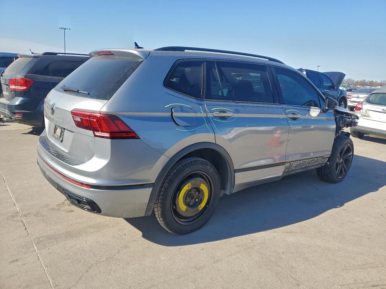 2024 VOLKSWAGEN TIGUAN SE R-LINE BLACK photo 3