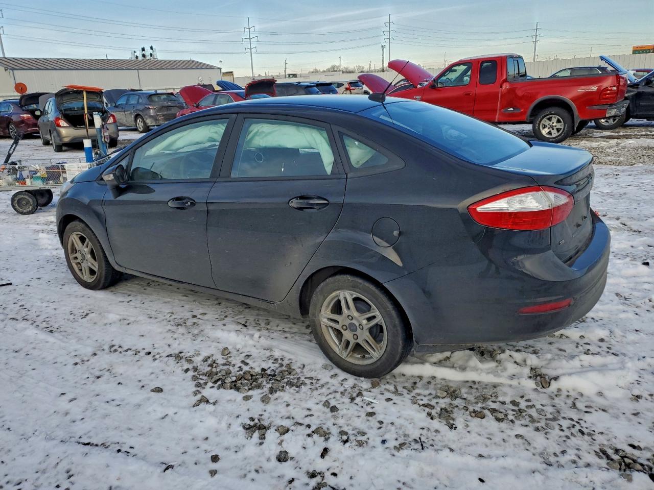 2018 FORD FIESTA SE photo 2