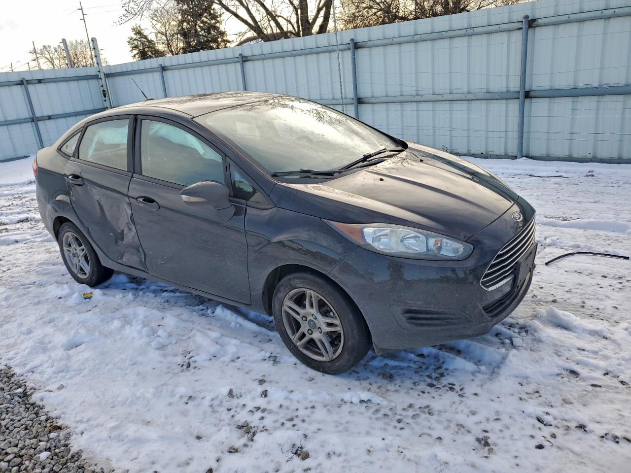 2018 FORD FIESTA SE photo 4