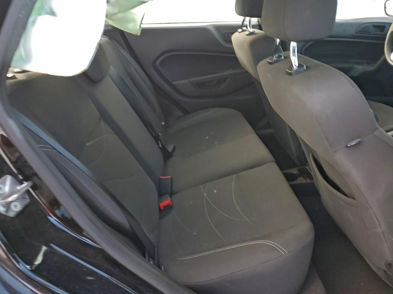 2018 FORD FIESTA SE photo 10