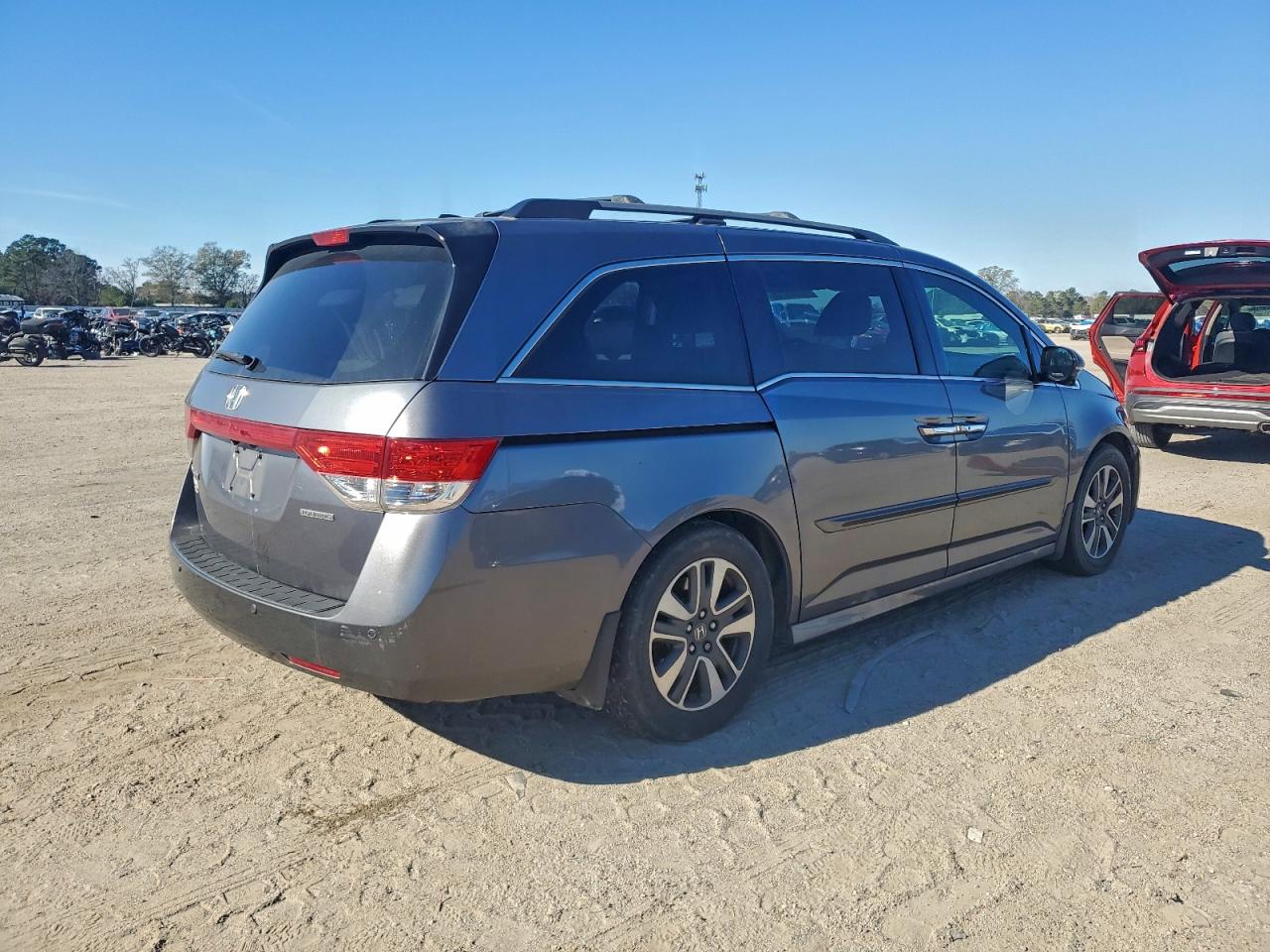 2014 HONDA ODYSSEY TOURING photo 3
