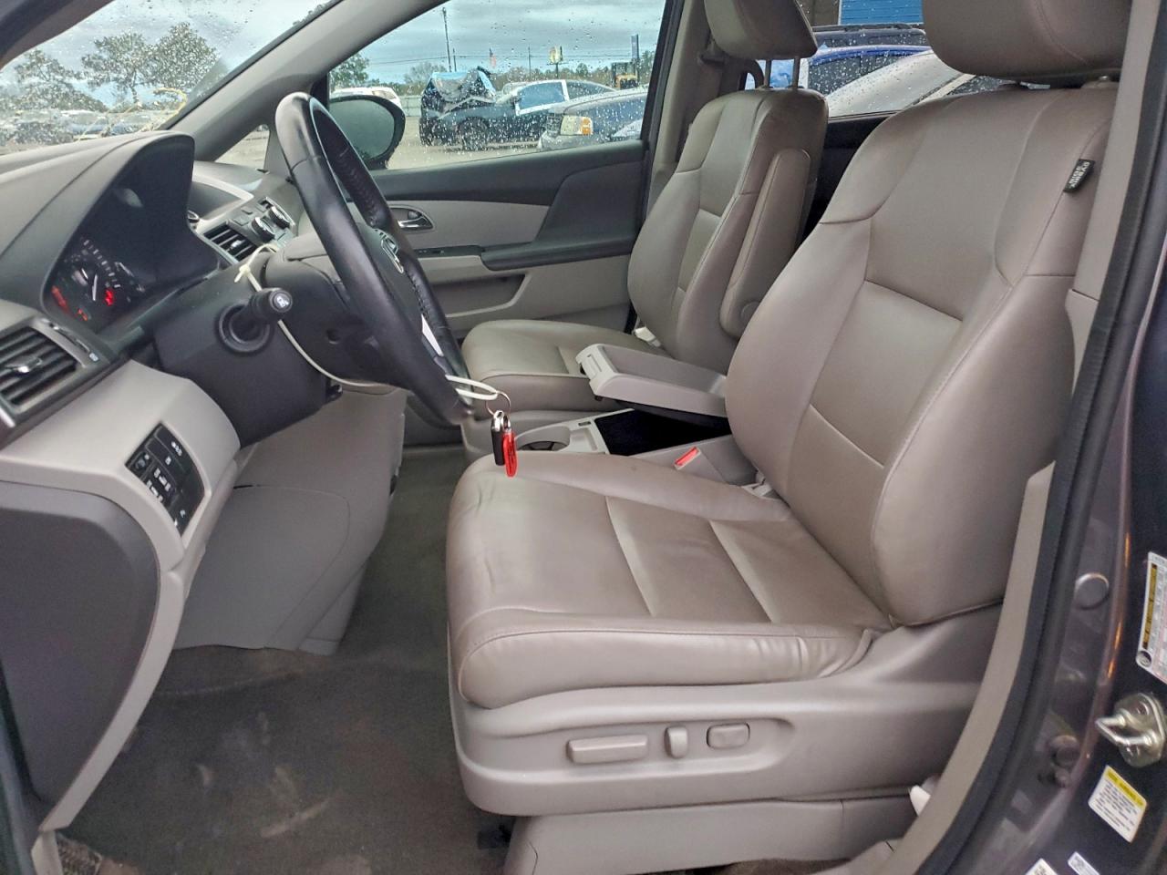 2014 HONDA ODYSSEY TOURING photo 7