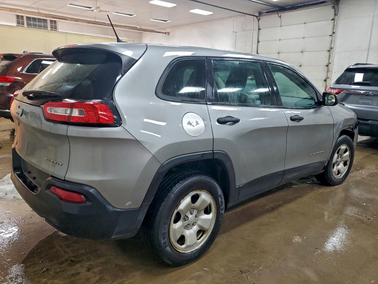 2015 JEEP CHEROKEE SPORT photo 3