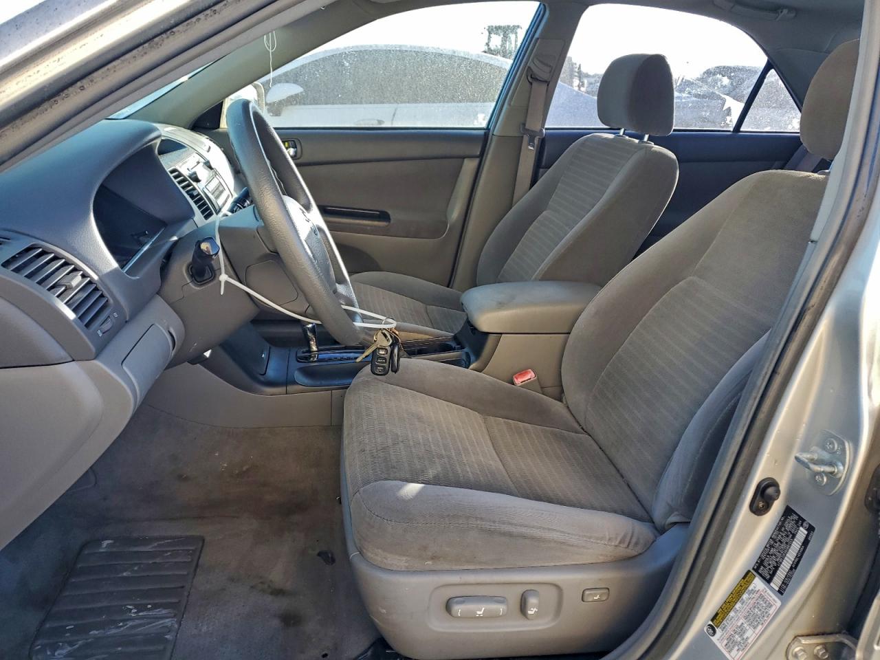 2006 TOYOTA CAMRY LE photo 7