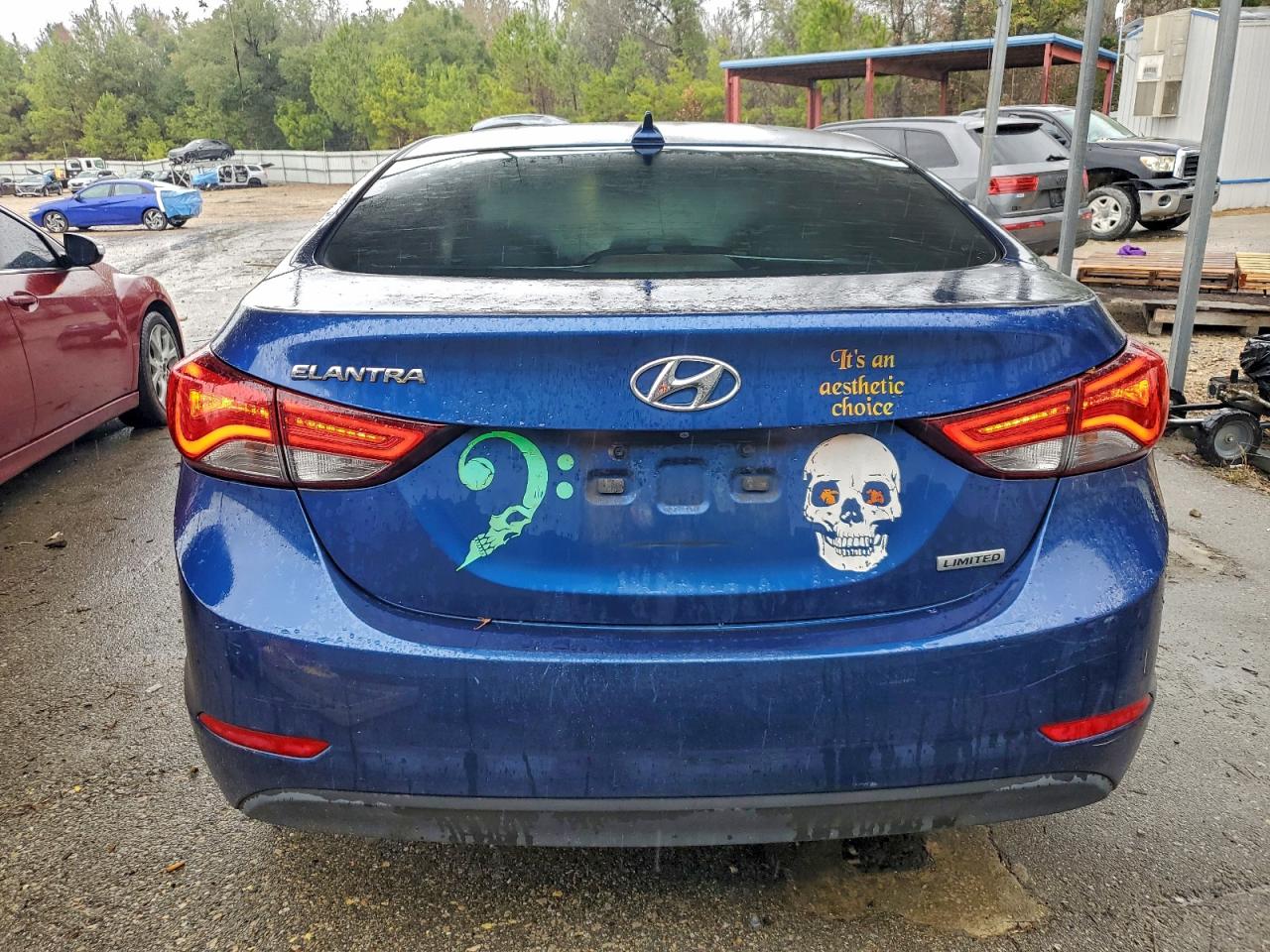 2015 HYUNDAI ELANTRA SE photo 6