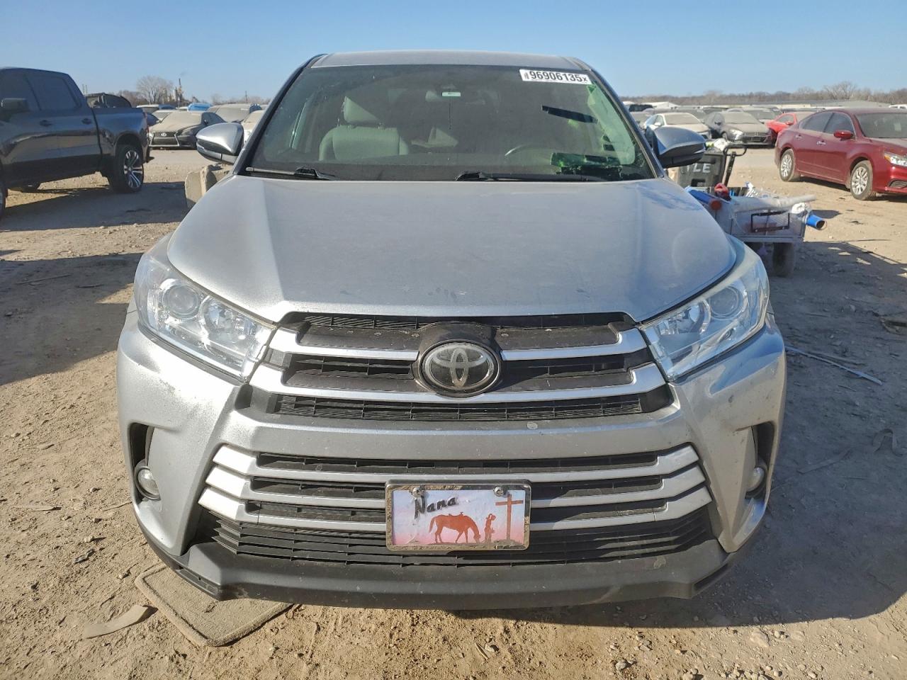 2018 TOYOTA HIGHLANDER LE photo 5