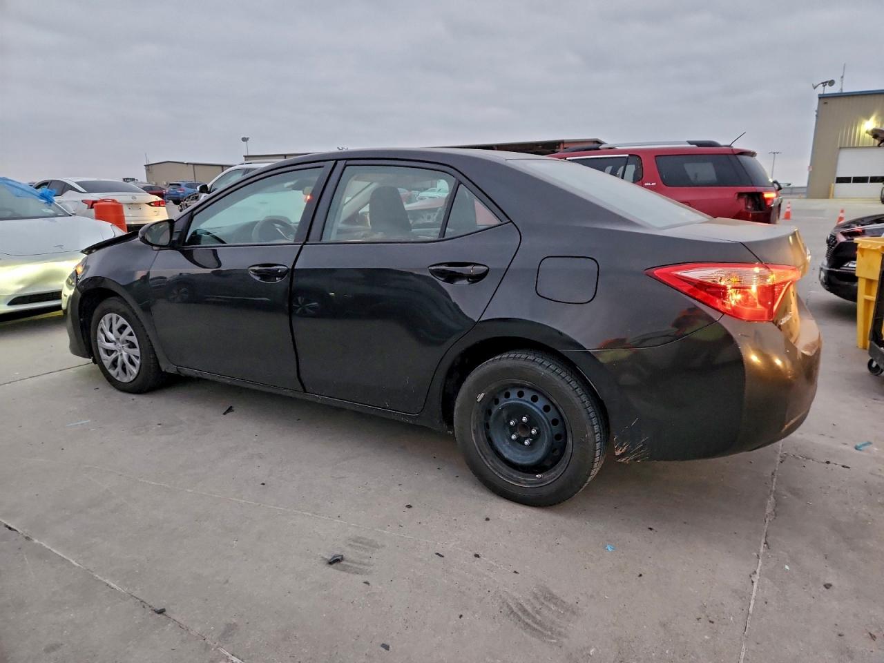2017 TOYOTA COROLLA L photo 2