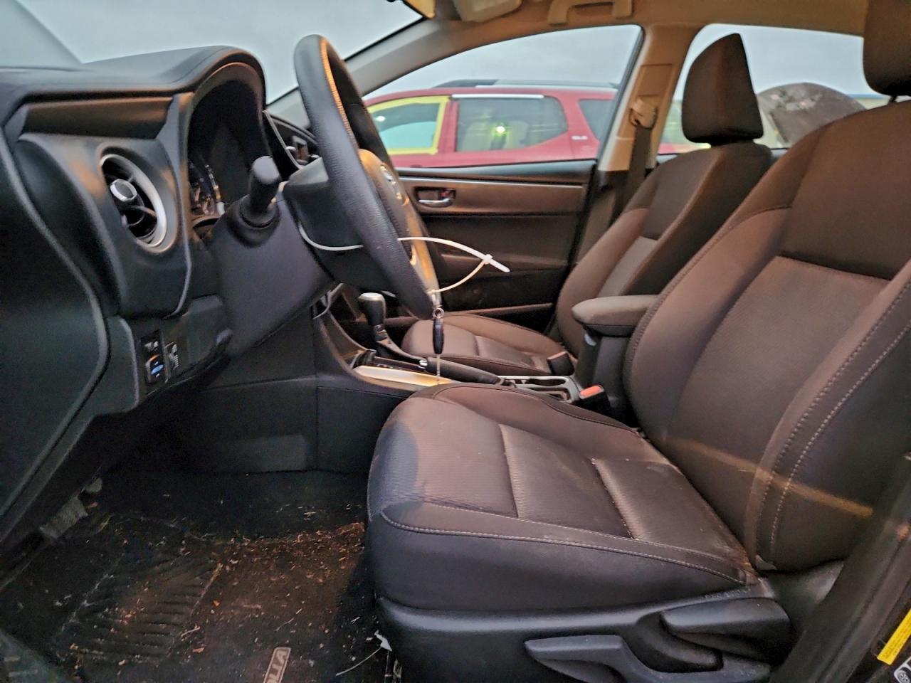 2017 TOYOTA COROLLA L photo 7