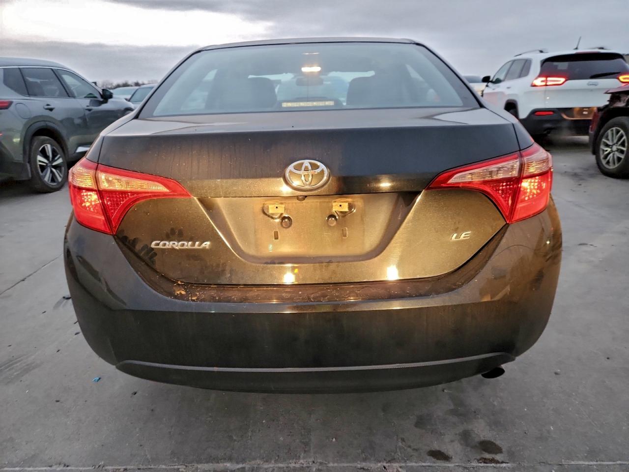 2017 TOYOTA COROLLA L photo 6