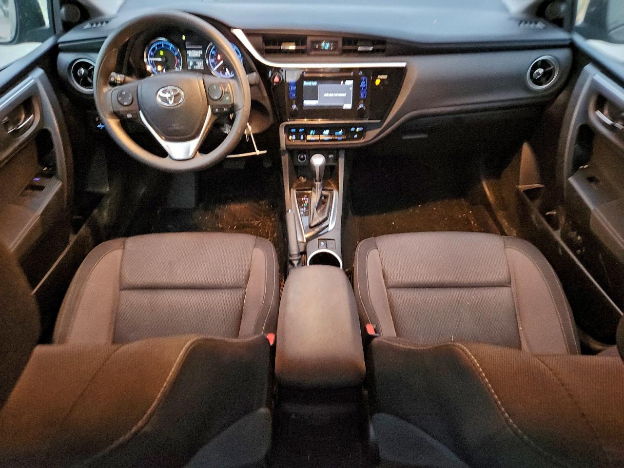 2017 TOYOTA COROLLA L photo 8