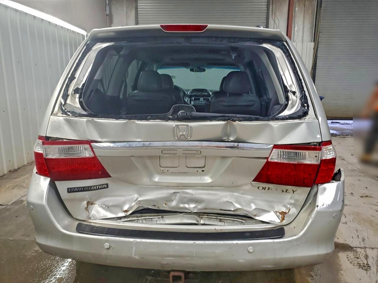 2005 HONDA ODYSSEY TOURING photo 6