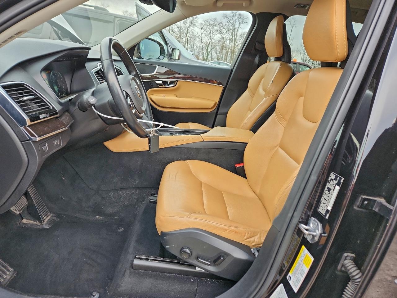 2016 VOLVO XC90 T6 photo 7