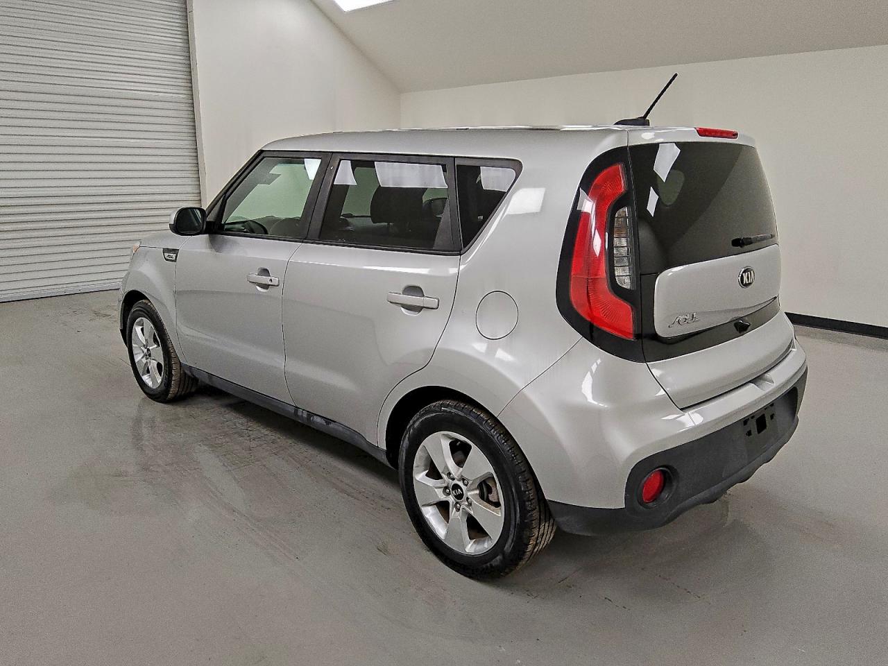 2018 KIA SOUL photo 2
