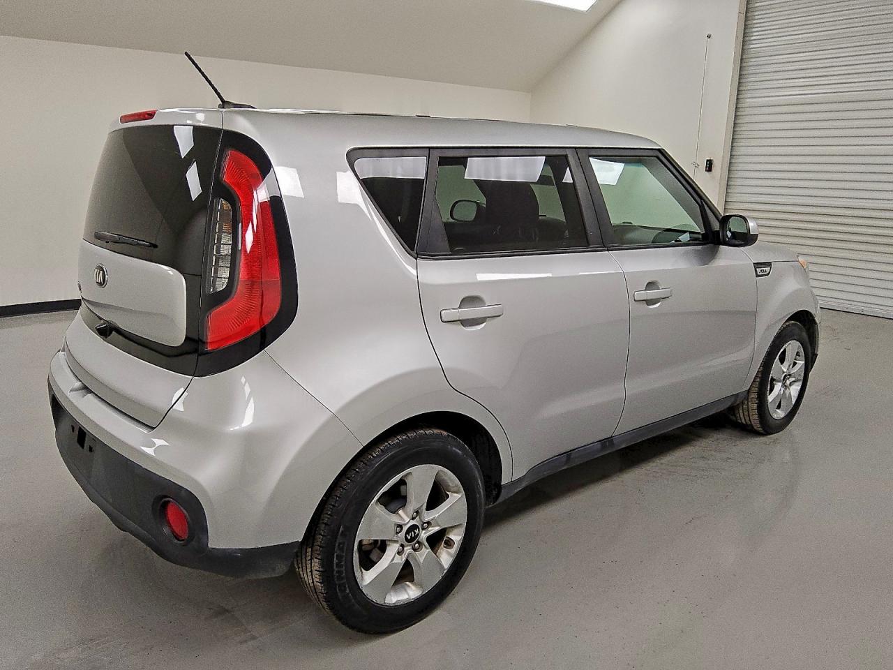 2018 KIA SOUL photo 3