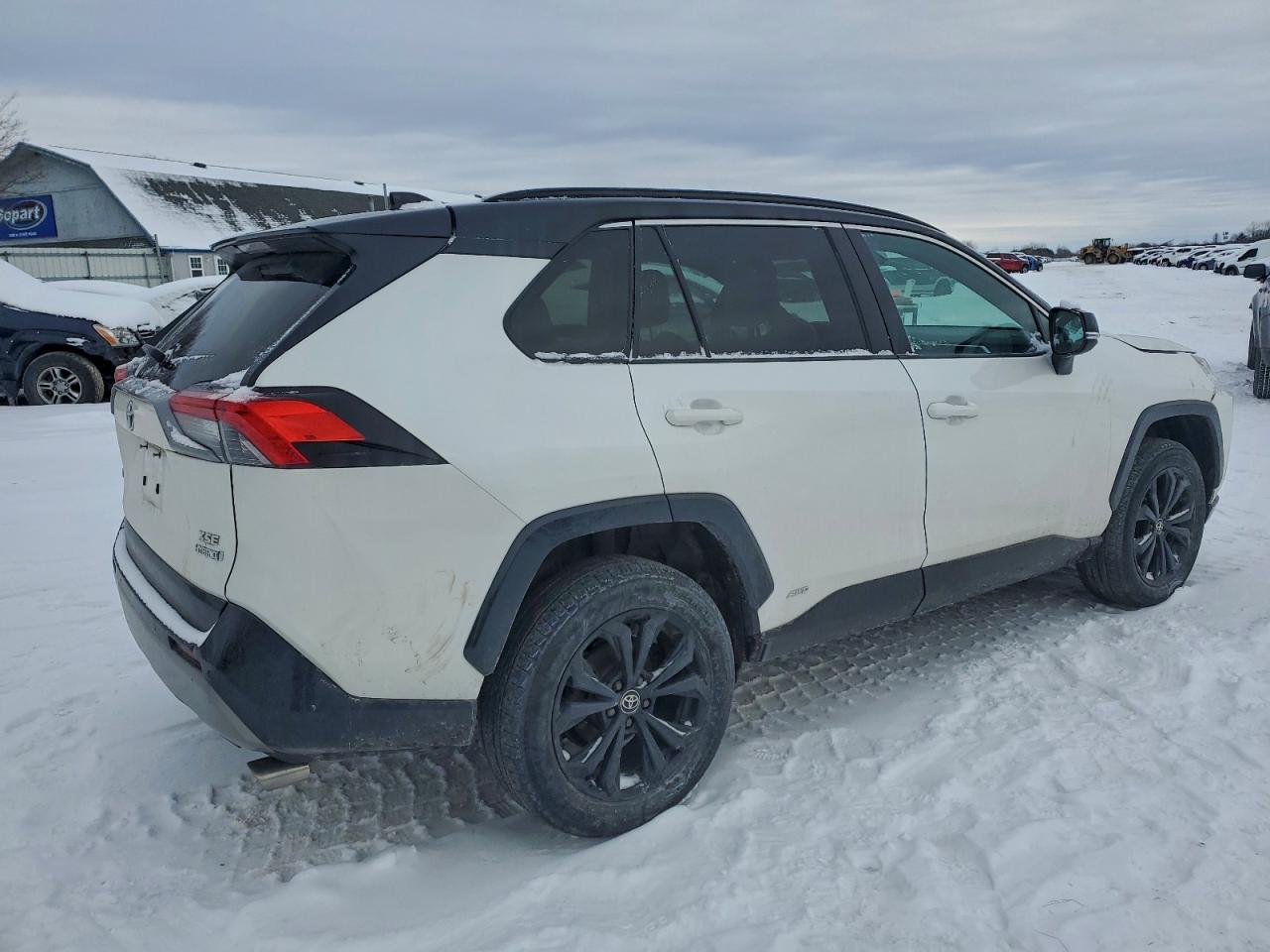 2022 TOYOTA RAV4 XSE photo 3