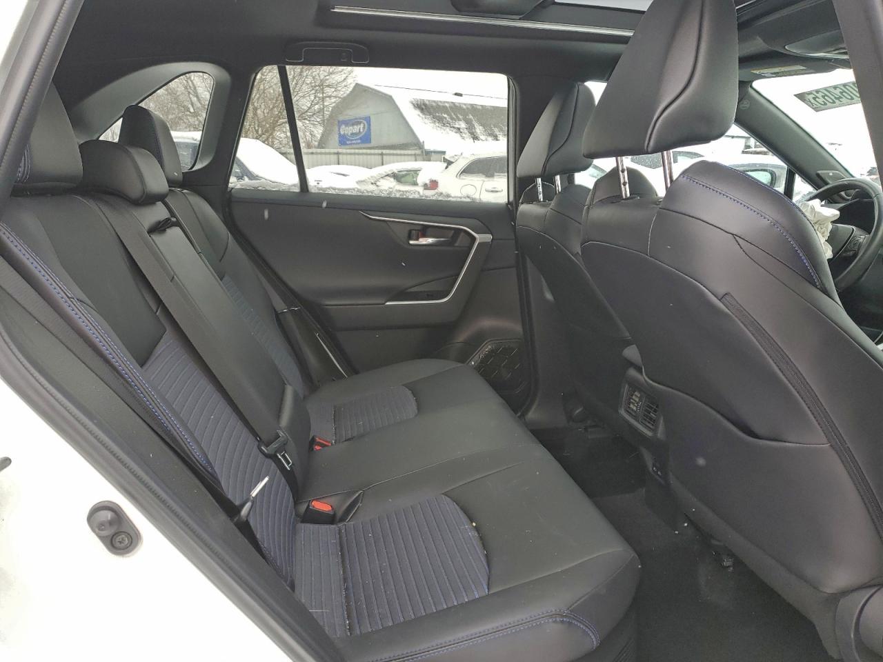 2022 TOYOTA RAV4 XSE photo 11