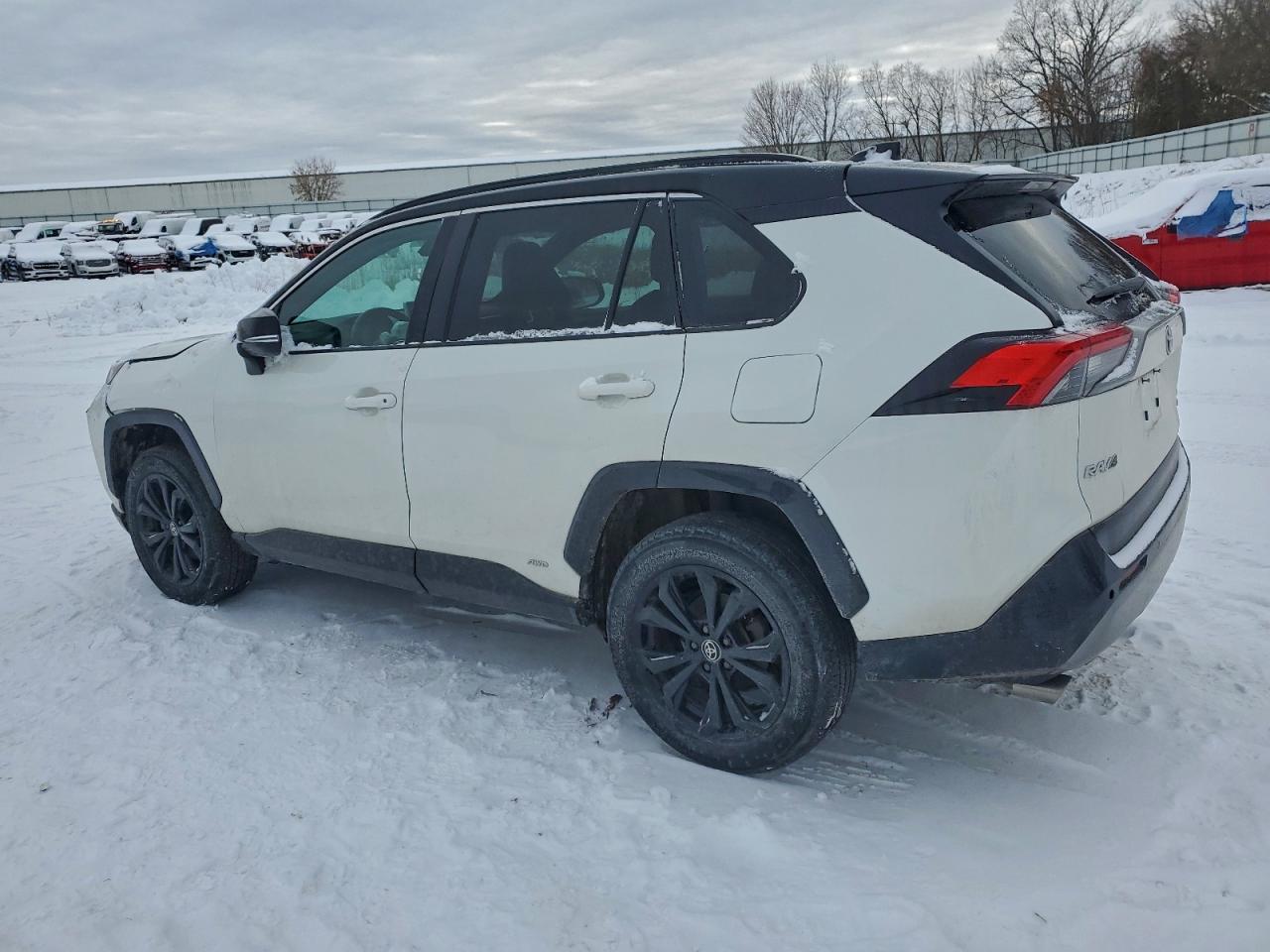 2022 TOYOTA RAV4 XSE photo 2